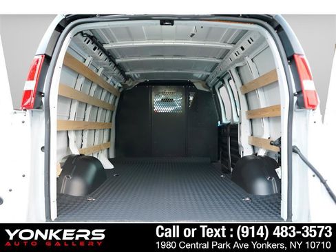 Used 2024 Chevrolet Express 2500 w/ Driver Convenience Package image 10