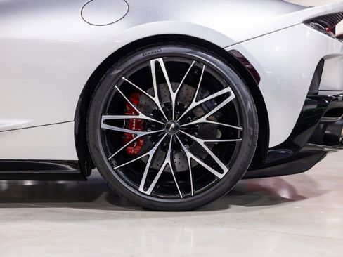 Used 2022 McLaren GT RWD image 16
