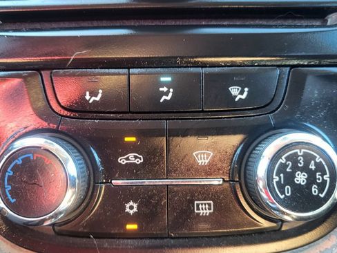 Used 2015 Buick Encore FWD image 32
