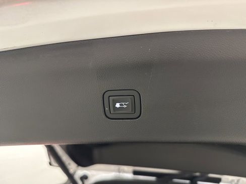 Used 2023 Buick Enclave Essence w/ Experience Buick Package image 19