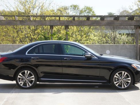 Used 2018 Mercedes-Benz C 300 4MATIC Sedan image 8