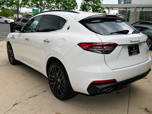 Used 2024 Maserati Levante Modena Ultima AWD/4WD image 7