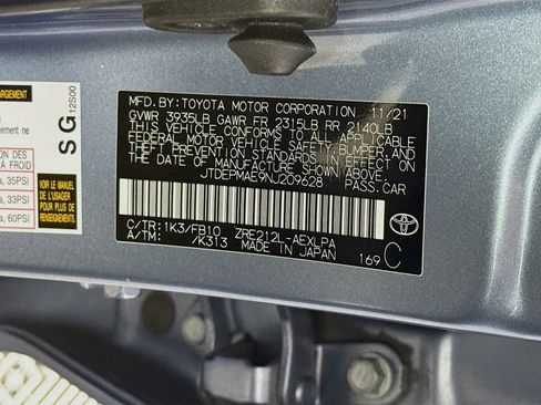 Certified 2022 Toyota Corolla LE FWD image 33