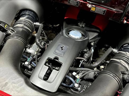 Used 2021 Ferrari F8 Tributo RWD image 25