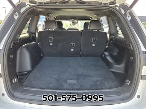 Used 2023 Jeep Grand Cherokee Altitude AWD/4WD image 14