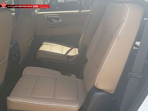 Used 2021 Chevrolet Tahoe Premier w/ Premium Package RWD image 16