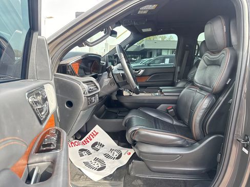 Used 2024 Lincoln Navigator L Black Label image 11