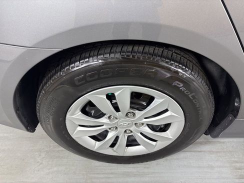 Used 2011 Hyundai Sonata GLS image 10
