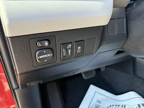 Used 2013 Toyota RAV4 LE image 23