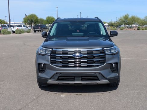 Used 2025 Ford Explorer Active w/ Active Comfort Package RWD image 9