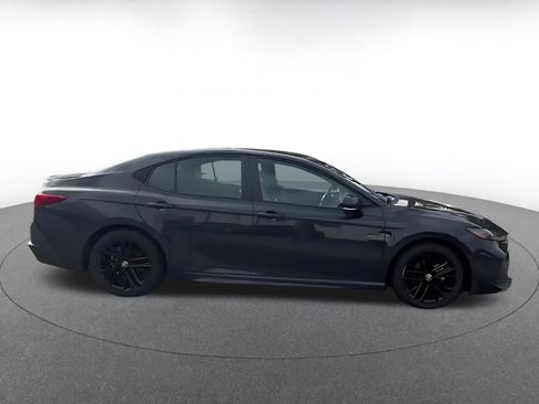 Used 2025 Toyota Camry SE image 7