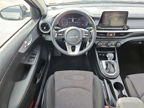 Used 2024 Kia Forte LXS image 10