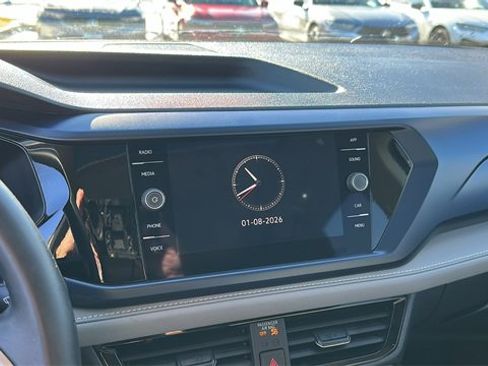 Used 2024 Volkswagen Taos SE w/ Panoramic Sunroof Package image 15