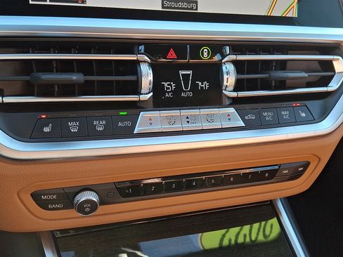 Used 2022 BMW 330i xDrive Sedan w/ M Sport Package image 16