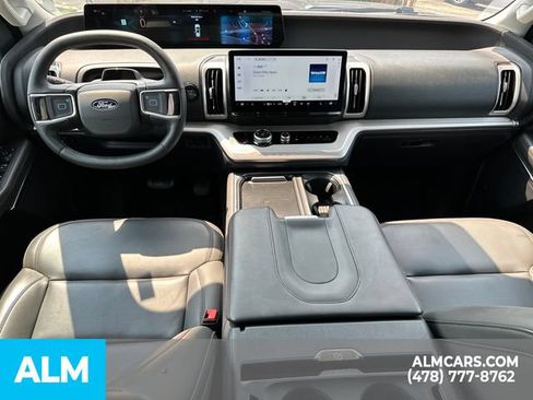 Used 2025 Ford Expedition Active AWD/4WD image 31