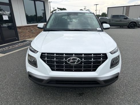 Used 2025 Hyundai Venue SEL FWD image 12
