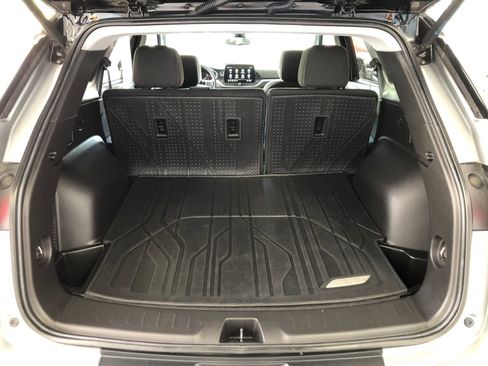 Used 2023 Chevrolet Blazer LT w/ Convenience Package FWD image 8