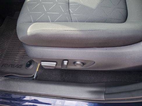 Certified 2025 Toyota RAV4 XLE AWD/4WD image 18