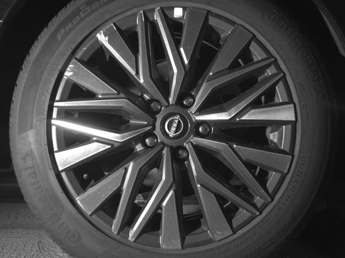 Used 2025 Nissan Altima 2.5 SV FWD image 15