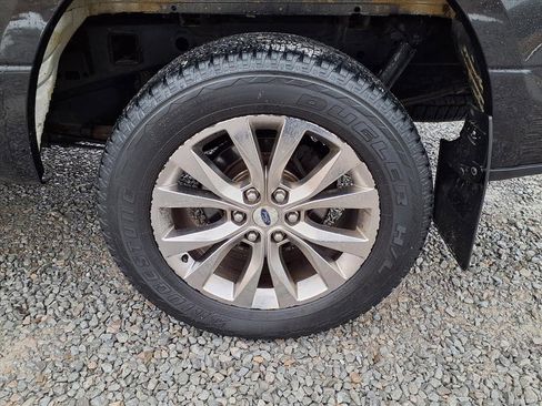 Used 2015 Ford F150 XLT w/ Equipment Group 302A Luxury image 35