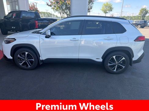 Used 2024 Toyota Corolla Cross AWD Hybrid w/ Convenience Package image 9