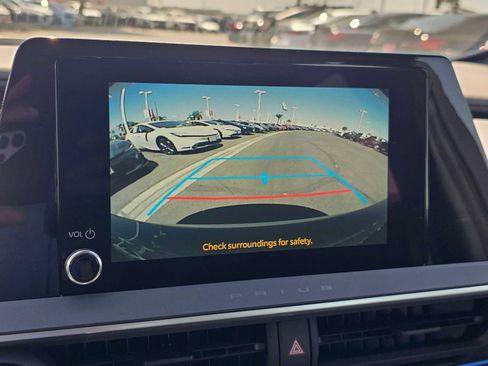 Certified 2026 Toyota Prius XLE FWD image 27