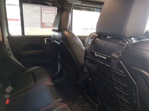 Used 2024 Jeep Wrangler Unlimited Rubicon AWD/4WD image 17