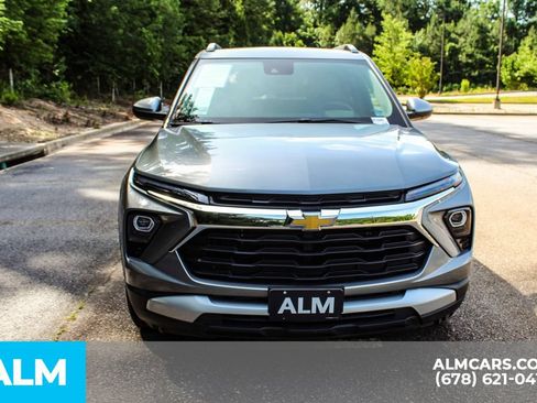 Used 2025 Chevrolet TrailBlazer LT FWD image 9