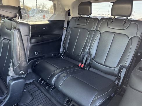 Used 2023 Jeep Grand Cherokee L Limited w/ Luxury Tech Group II image 21