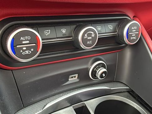 Used 2019 Alfa Romeo Stelvio Sport w/ Quick Order Package 22K Sport RWD image 44