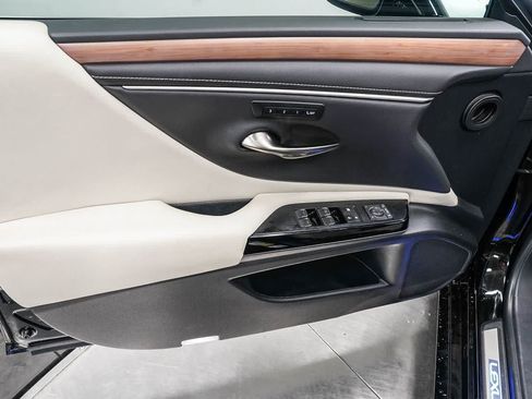 Used 2024 Lexus ES 300h w/ Premium Package FWD image 22