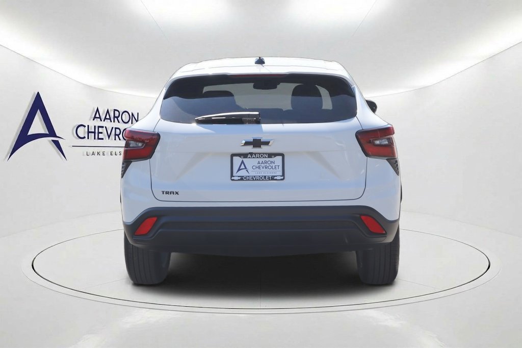 New 2026 Chevrolet Trax LS w/ LS Convenience Package FWD image 5