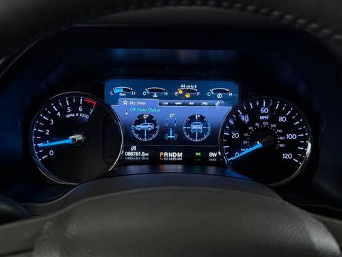 Used 2018 Ford Expedition XLT w/ Equipment Group 202A RWD image 60