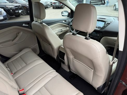 Used 2018 Ford Escape Titanium image 17