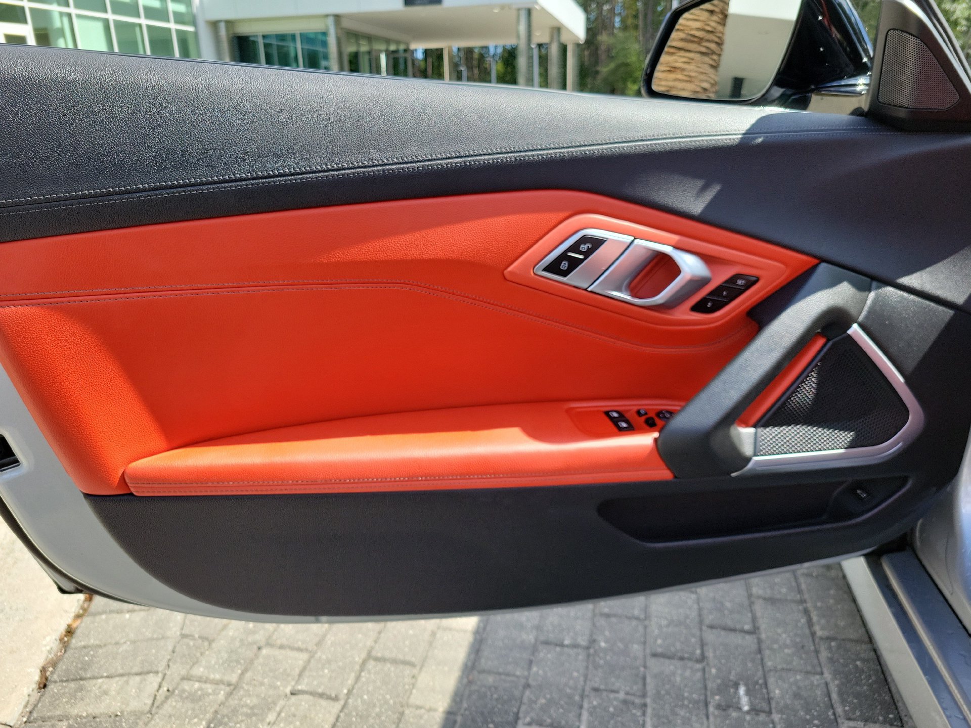 Used 2022 BMW Z4 sDrive30i w/ M Sport Package RWD image 17