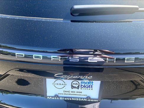 Used 2023 Porsche Cayenne Platinum Edition AWD/4WD image 30