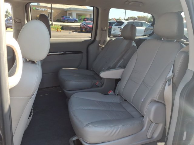 Used 2014 Kia Sedona EX FWD image 16
