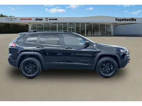 Used 2022 Jeep Cherokee Trailhawk w/ Sun, Sound & Nav Group AWD/4WD image 2