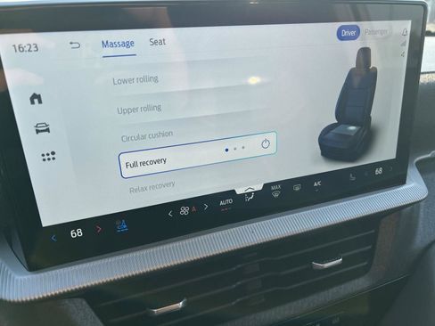 New 2026 Ford Explorer Platinum image 32