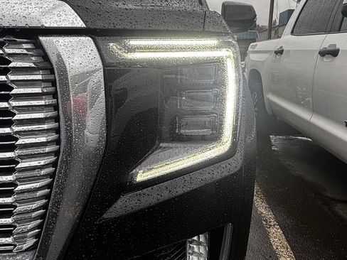 Used 2024 GMC Yukon Denali image 7