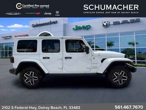 Used 2024 Jeep Wrangler Unlimited Sahara w/ Technology Group AWD/4WD image 8