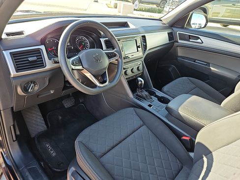 Certified 2021 Volkswagen Atlas Cross Sport S image 10