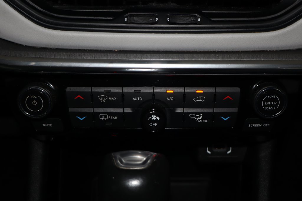 Used 2023 Jeep Compass Limited AWD/4WD image 25