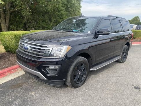 Used 2019 Ford Expedition XLT w/ Equipment Group 202A AWD/4WD image 10