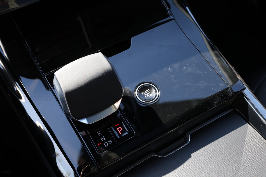 New 2027 Land Rover Range Rover Sport SE AWD/4WD image 23