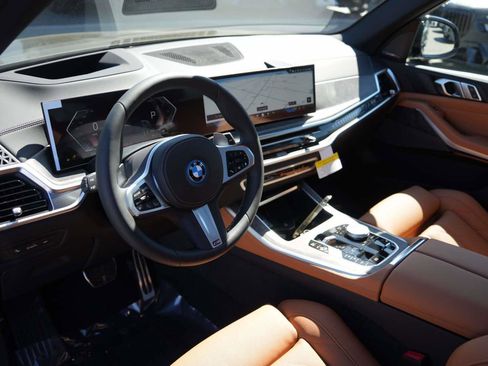New 2026 BMW X5 xDrive50e w/ M Sport Package image 13