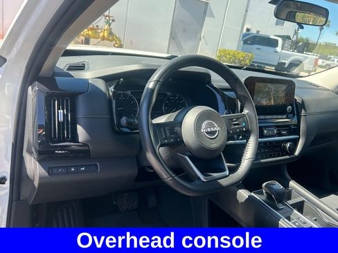 Used 2025 Nissan Pathfinder SV image 31