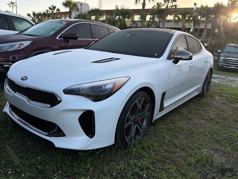 Used 2020 Kia Stinger GT1 image 9