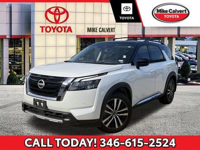 Used 2025 Nissan Pathfinder Platinum w/ Cargo Package