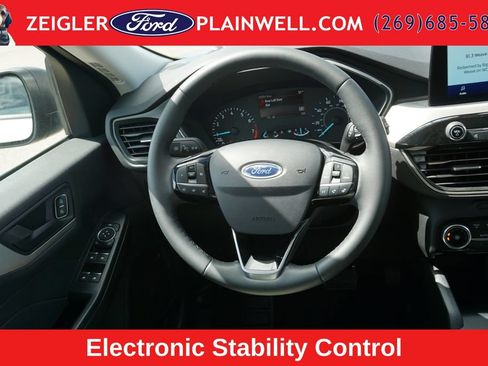 Used 2022 Ford Escape SE w/ Cold Weather Package AWD/4WD image 13